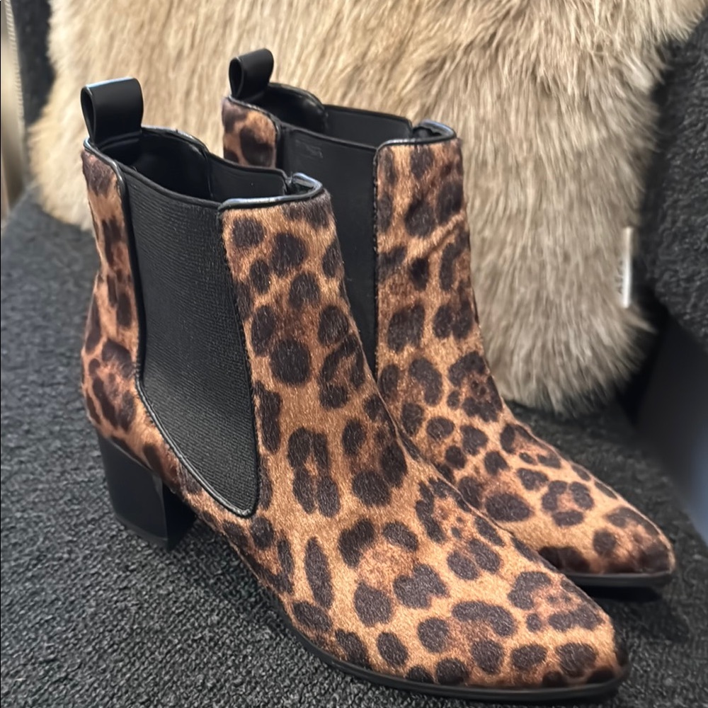 Nine West‎ cheetah print boots